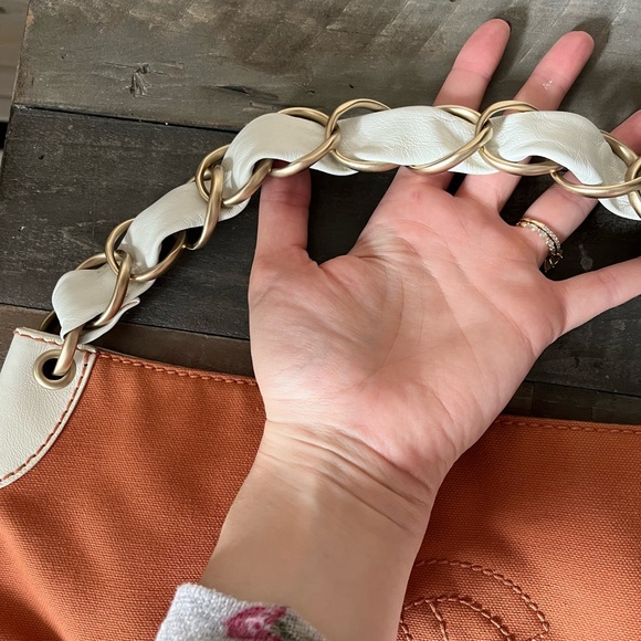 Chanel Chunky Chain Shoulder Bag - Picture 6 of 14